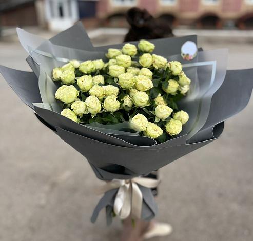 Букет Белые кустовые розы Солинеро в Ершове