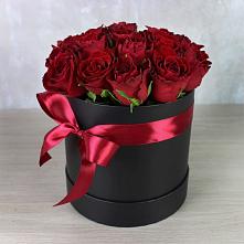 Цветочная композиция из Розы в шляпной коробке в Ершове
